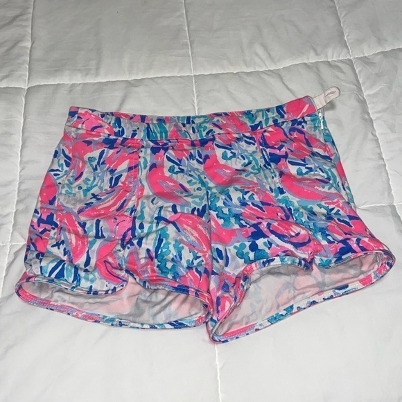 Lilly Pulitzer Hazelle Stretch Short Coral Cracked Up Print Size 00 - Picture 3 of 7